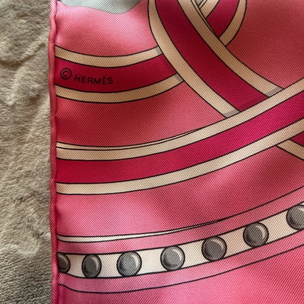 New Hermes Pink and Silver Scarf - Picture 4 of 4